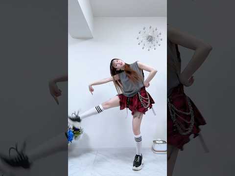 【It's  Me/ILLIT】下の階の人に怒られそう😂 kpop illit dance サムネイル